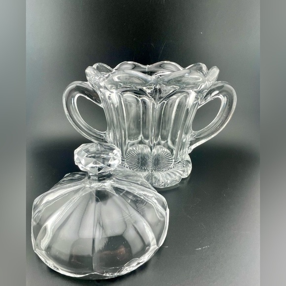 Vintage Old Willimasburg Double Handle Sugar Bowl with Lid by Imperial Glass - Picture 2 of 5